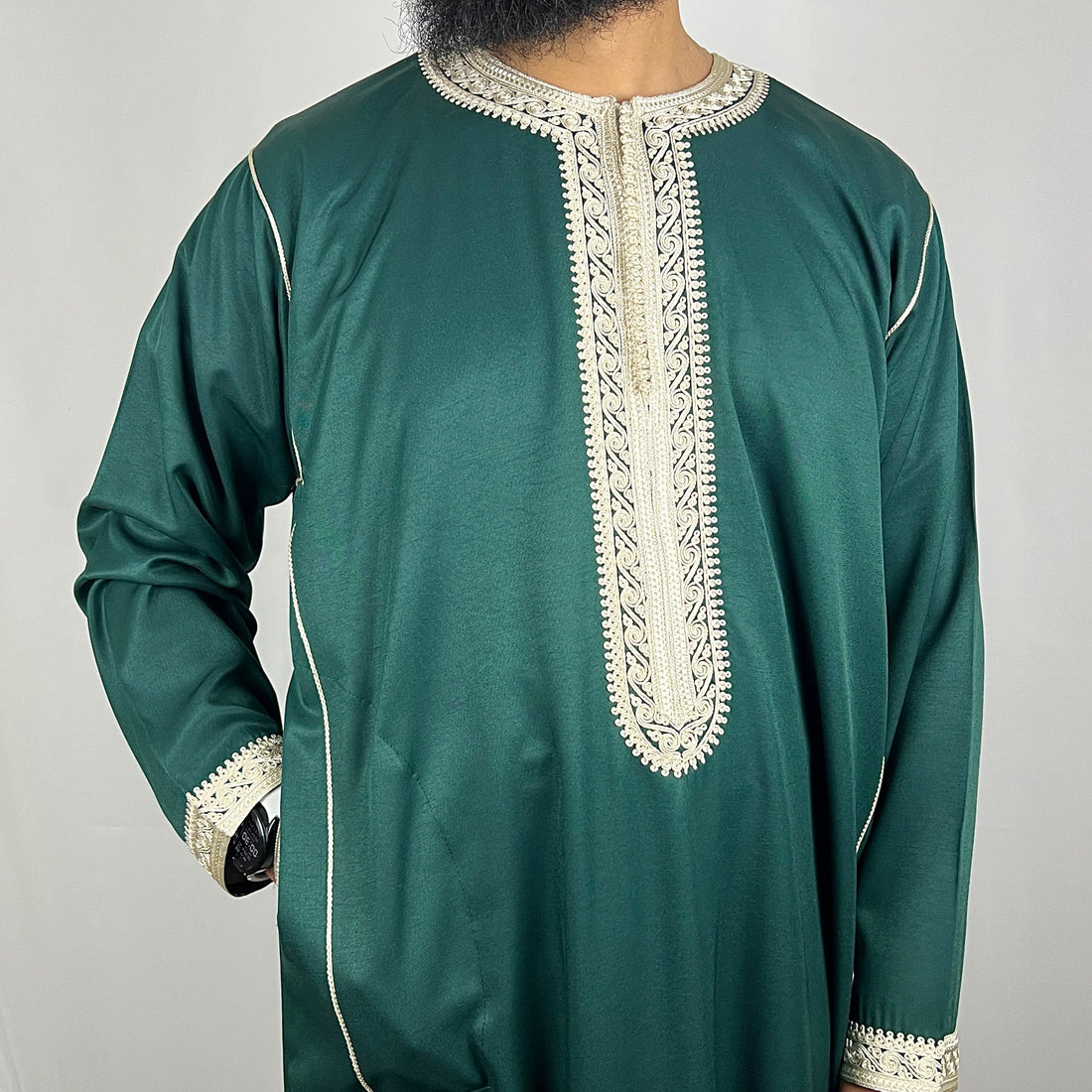 Dark green men’s Moroccan kaftan with full length sleeves and embroidered chest detailing