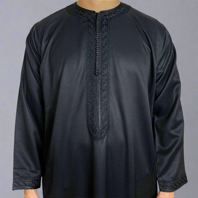 Traditional Black Long Sleeve Moroccan Kaftan for Men. Premium Long Sleeve Moroccan Thobe. Featuring a Zip and 2/Two Pockets